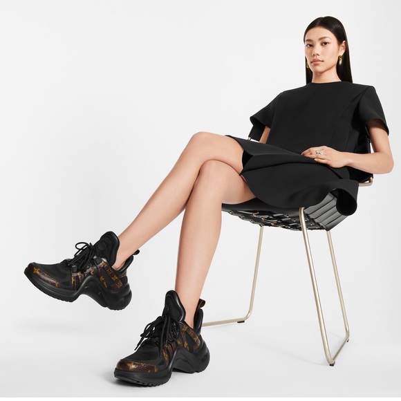 $1,230! LOUIS VUITTON ARCHLIGHT SNEAKERS - Picture 9 of 17